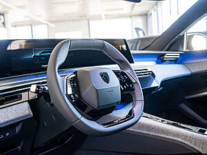 Peugeot 5008 GT HYBRID 136 e-DSC6 18 navigation