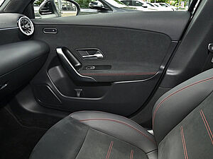 Mercedes-Benz A 200 AMG Sport Advanced Plus 15 navigation