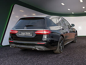 Mercedes-Benz E 300 e T AMG Line 3 navigation