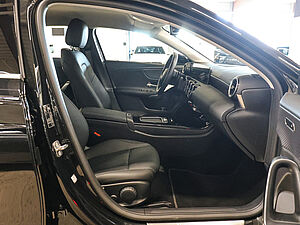 Mercedes-Benz A 200 Limo Progressive Advanced 2 navigation