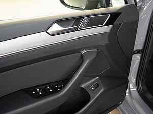 Volkswagen Passat Variant 1.5 TSI Business 31 navigation