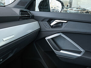 Audi Q3 S line 35 TDI quattro 22 navigation