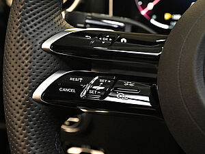 Mercedes-Benz C 300 e 4M AMG Line 17 navigation