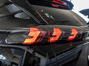 Peugeot 2008 2008e GT 27 navigation