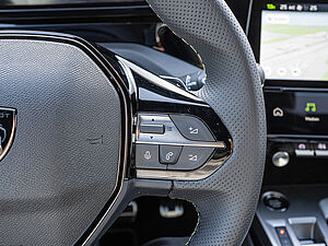 Peugeot 308 SW GT HYBRID 145 e-DSC6 15 navigation