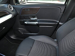 Mercedes-Benz GLB 250 4M Progressive Advanced Plus 15 navigation
