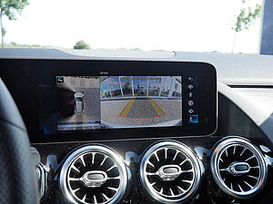 Mercedes-Benz B 200 AMG Line 18 navigation