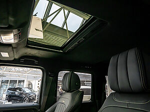 Mercedes-Benz G 63 AMG Grand Edition 30 navigation