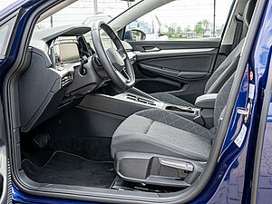 Volkswagen Golf VIII Life 1,5 l eTSI DSG 22 navigation
