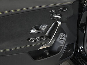 Mercedes-Benz CLA 45 AMG S 4M+ Coupé 27 navigation
