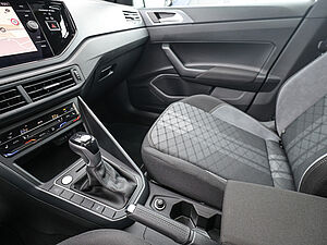 Volkswagen Polo R-Line 1.0 TSI DSG 16 navigation