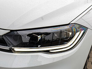 Volkswagen Polo R-Line 1.0 TSI DSG 32 navigation