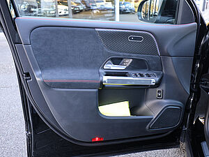 Mercedes-Benz GLB 200 GLB 200d AMG Line 29 navigation