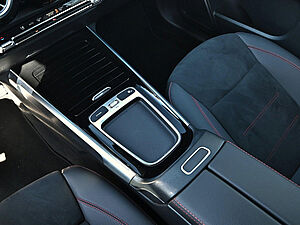 Mercedes-Benz GLB 180 AMG Sport Advanced Plus 14 navigation