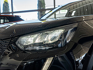 Peugeot 2008 e-Allure Elektromotor 136 28 navigation