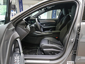 Peugeot 408 GT HYBRID 145 e-DSC6 42 navigation