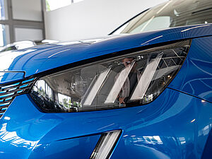 Peugeot 2008 e-GT Elektromotor 136 27 navigation