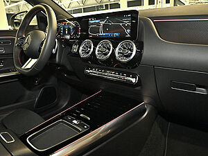 Mercedes-Benz GLA 250 4M AMG Sport Premium Plus 9 navigation