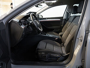 Volkswagen Passat Variant 1.5 TSI Business 13 navigation