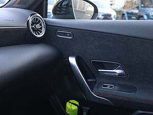 Mercedes-Benz A 250 4M AMG Sport Advanced Plus 18 navigation