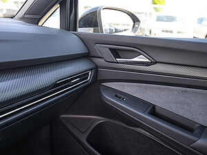 Volkswagen Golf VIII Variant R-Line Black 1.5 l eTSI DSG 20 navigation