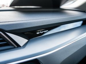Audi e-tron advanced 50 quattro 14 navigation