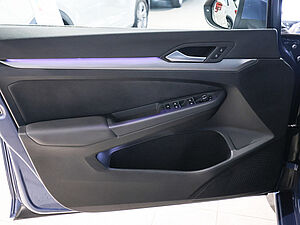 Volkswagen Golf VIII EDITION 50 1.5 eTSI 29 navigation