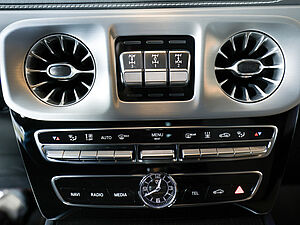 Mercedes-Benz G 500 Final Edition AMG Manufaktur 14 navigation