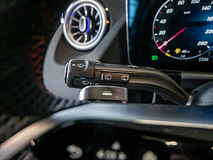 Mercedes-Benz GLA 180 Edition AMG Line AHK 17 navigation