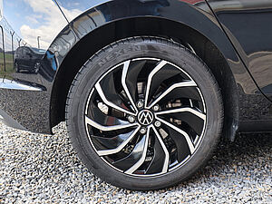 Volkswagen Golf VIII 1.5 e TSI Style DSG 8 navigation
