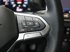 Volkswagen Golf VIII Goal 2,0 l TDI DSG 27 navigation