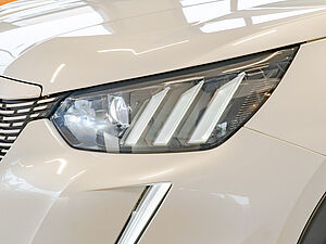 Peugeot 2008 e-GT Elektromotor 136 29 navigation