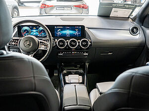 Mercedes-Benz GLA 250 e Progressive 8 navigation