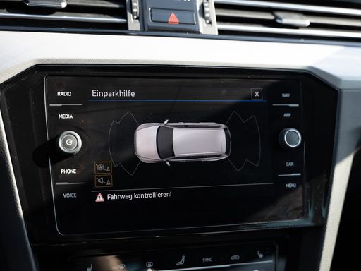 Volkswagen Passat Variant Business 2.0 TDI DSG AHK Absta 15