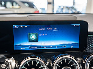 Mercedes-Benz GLB 200 d AMG Line 9 navigation