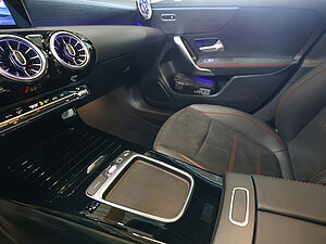 Mercedes-Benz A 180 AMG Advanced Plus 15 navigation
