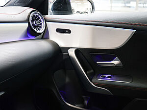 Mercedes-Benz CLA 250 SB 4M AMG Sport Premium 18 navigation
