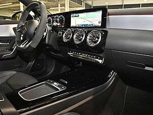 Mercedes-Benz A 45 AMG S 4M+ 9 navigation