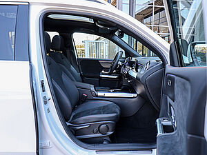 Mercedes-Benz GLB 200 AMG Line 2 navigation