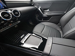 Mercedes-Benz CLA 180 Coupé Progressive Advanced 16 navigation