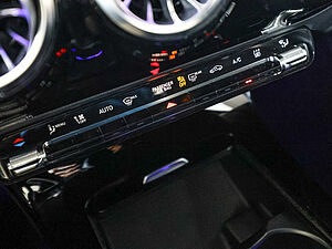 Mercedes-Benz A 250 e AMG Sport 13 navigation