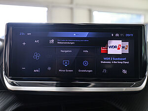 Peugeot 2008 Allure HYBRID 145 e-DSC6 10 navigation