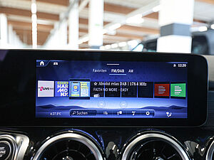 Mercedes-Benz GLB 250 4M Progressive 11 navigation