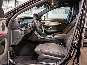 Mercedes-Benz E 220 d T Avantgarde 27 navigation