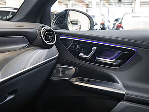 Mercedes-Benz GLC 300 e 4M AMG Sport Advanced Plus 17 navigation