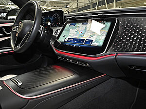 Mercedes-Benz E 200 T Avantgarde Advanced Plus 9 navigation
