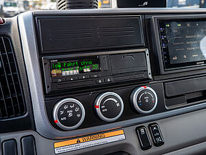 Fuso Canter 7C18 Scattolini Dreiseitenkipper 6 navigation