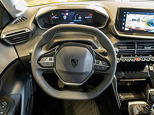 Peugeot 208 Neuer Allure PureTech 100 8 navigation