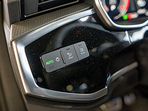 Audi Q3 S line 35 TFSI S tronic 18 navigation