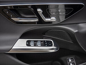 Mercedes-Benz E 300 e T AMG Sport Advanced Plus 18 navigation